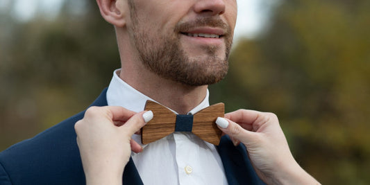 L'Art du Noeud Papillon en Bois : Guide pour un Look de Marié Personnalisé