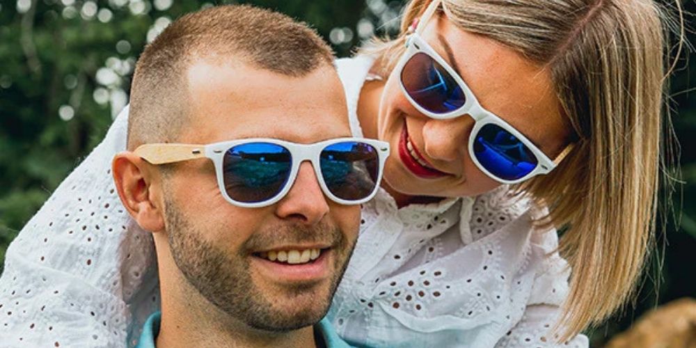 Comment adopter les accessoires en bois pour un style chic en vacances ?