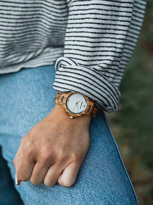 Montre en Bois Femme à Quartz - Cèdre